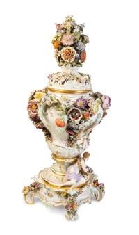 A Meissen Porcelain Potpourri Urn, Cover and Stand