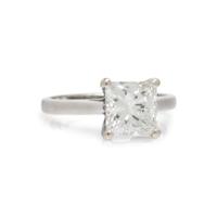 WHITE GOLD AND DIAMOND SOLITAIRE RING