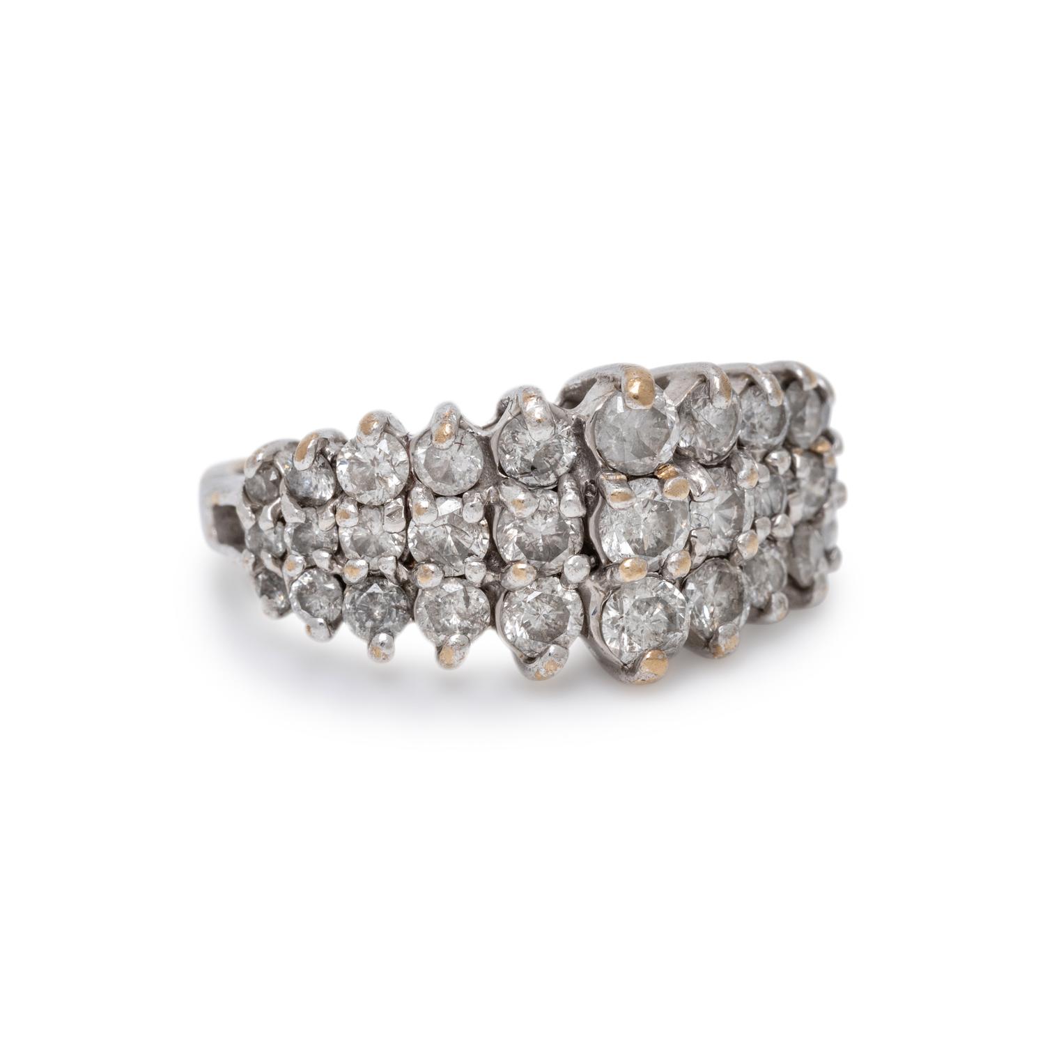 DIAMOND AND WHITE GOLD RING