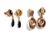 COLLECTION OF YELLOW GOLD EARRINGS