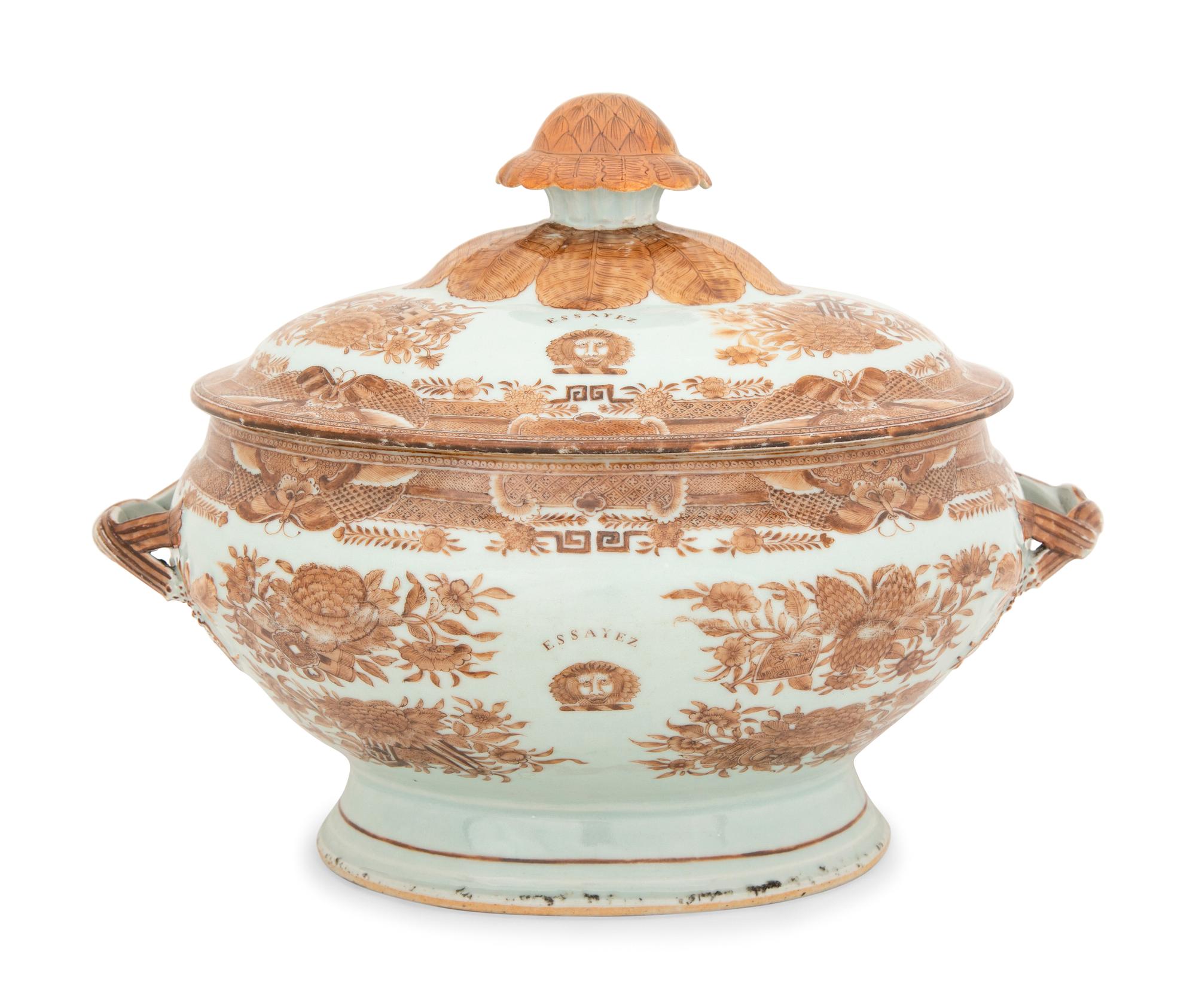 A Chinese Export Porcelain Fitzhugh Soup Tureen