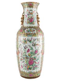 A Chinese Export Rose Canton Porcelain Vase