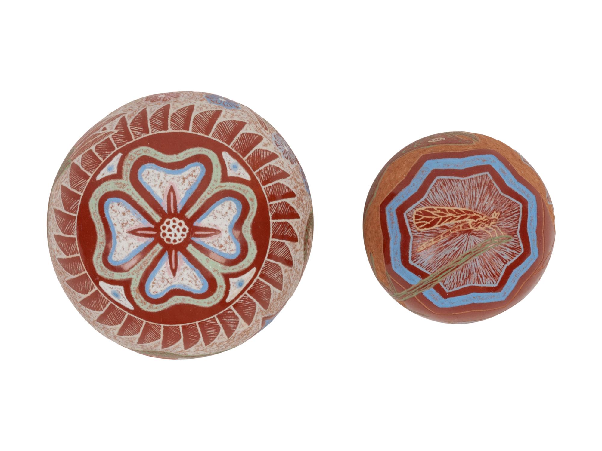 Miniature Polychrome Seed Jars, with Sgraffito Decoration