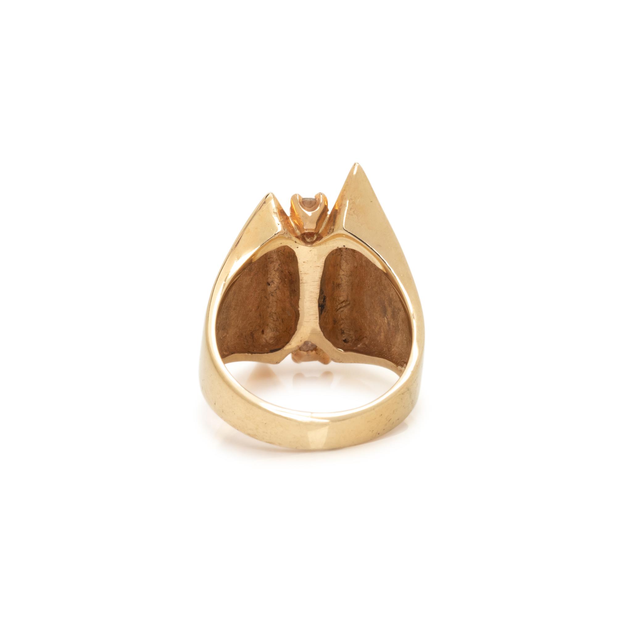 DIAMOND AND YELLOW GOLD RING