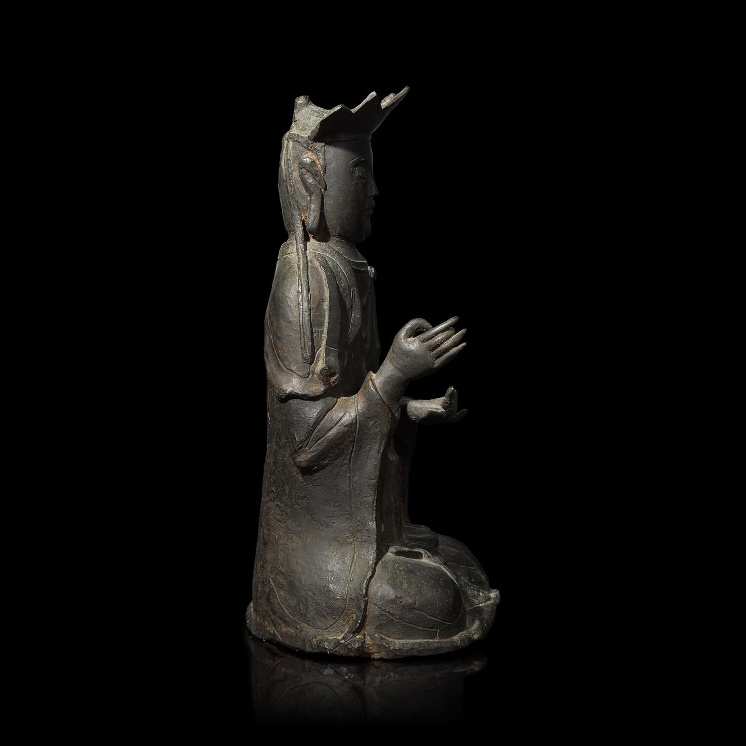 A Korean Bronze Figure of a Seated Shaman-Amida Buddha Preaching, Early Joseon Period, Circa 16th Century 約十六世紀朝鮮王朝 阿弥陀佛说法銅像