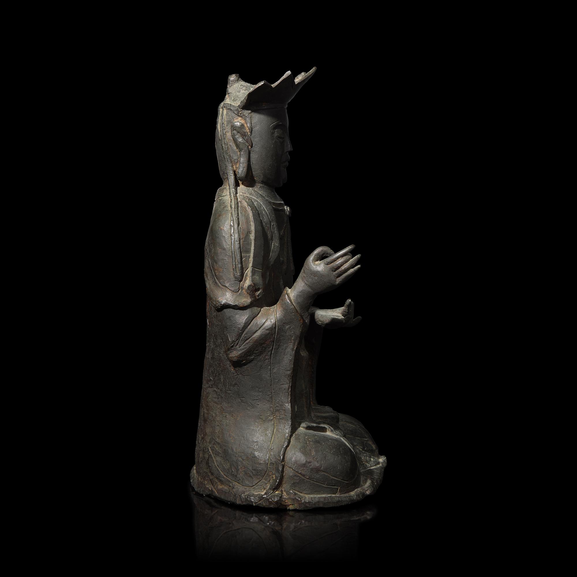 A Korean Bronze Figure of a Seated Shaman-Amida Buddha Preaching, Early Joseon Period, Circa 16th Century 約十六世紀朝鮮王朝 阿弥陀佛说法銅像