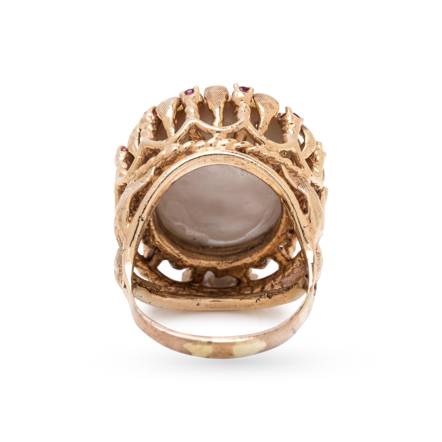 CULTURED MABE PEARL AND RUBY RING