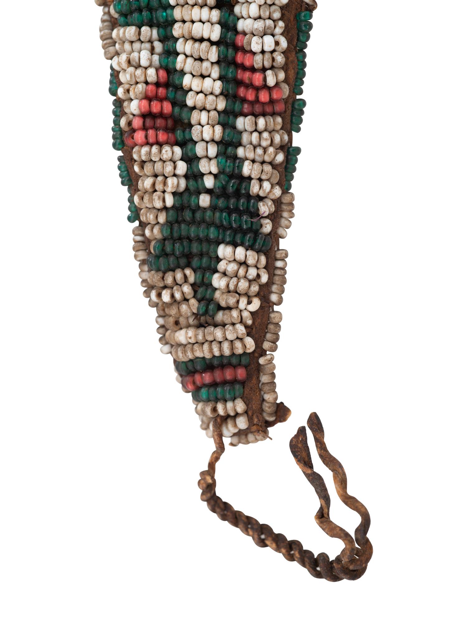 Sioux Beaded Hide Tab Case, with Tweezers