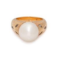 YELLOW GOLD, CULTURED SOUTH SEA PEARL AND DIAMOND RING