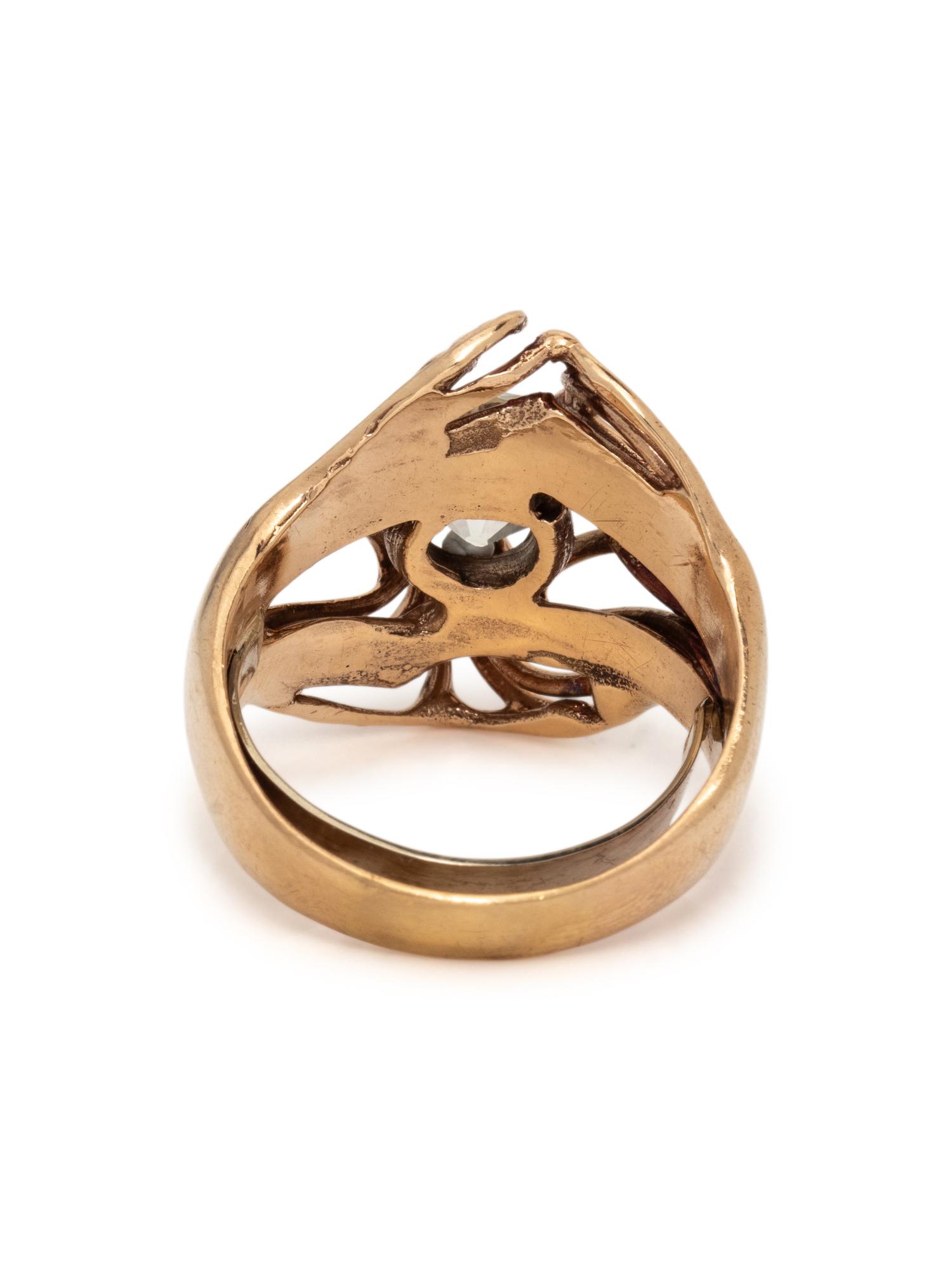 YELLOW GOLD AND DIAMOND RING