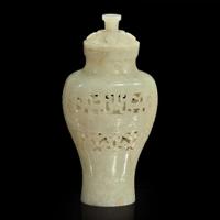 A Chinese carved pale celadon jade reticulated vase and cover 透雕青白玉盖樽 Qing dynasty ?