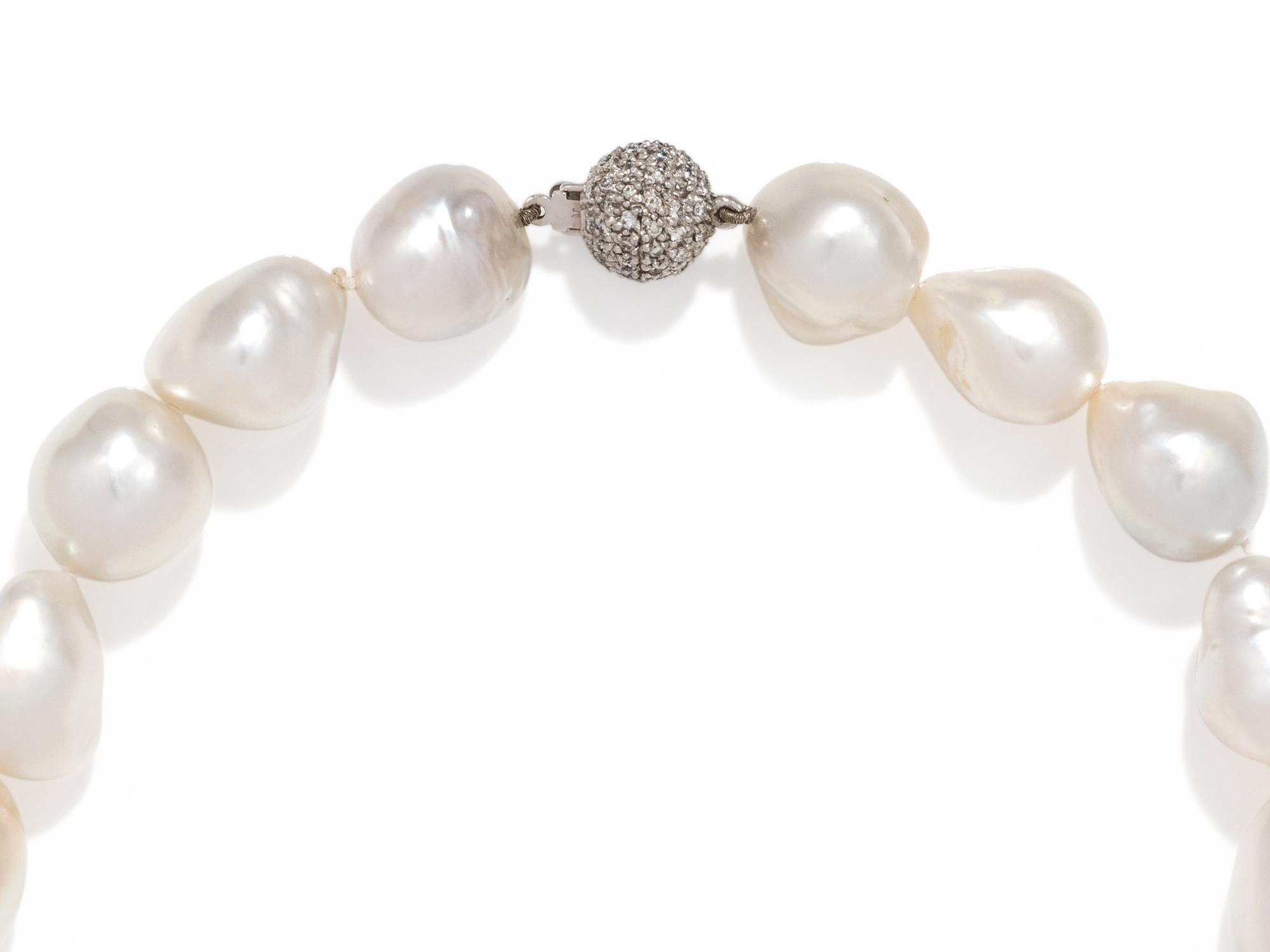 CULTURED BAROQUE PEARL SET