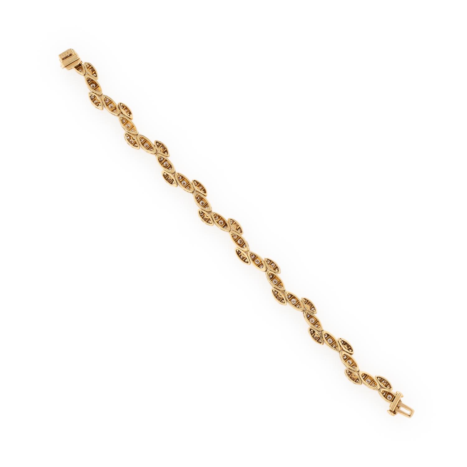 OSCAR HEYMAN BROTHERS, DIAMOND AND YELLOW GOLD BRACELET