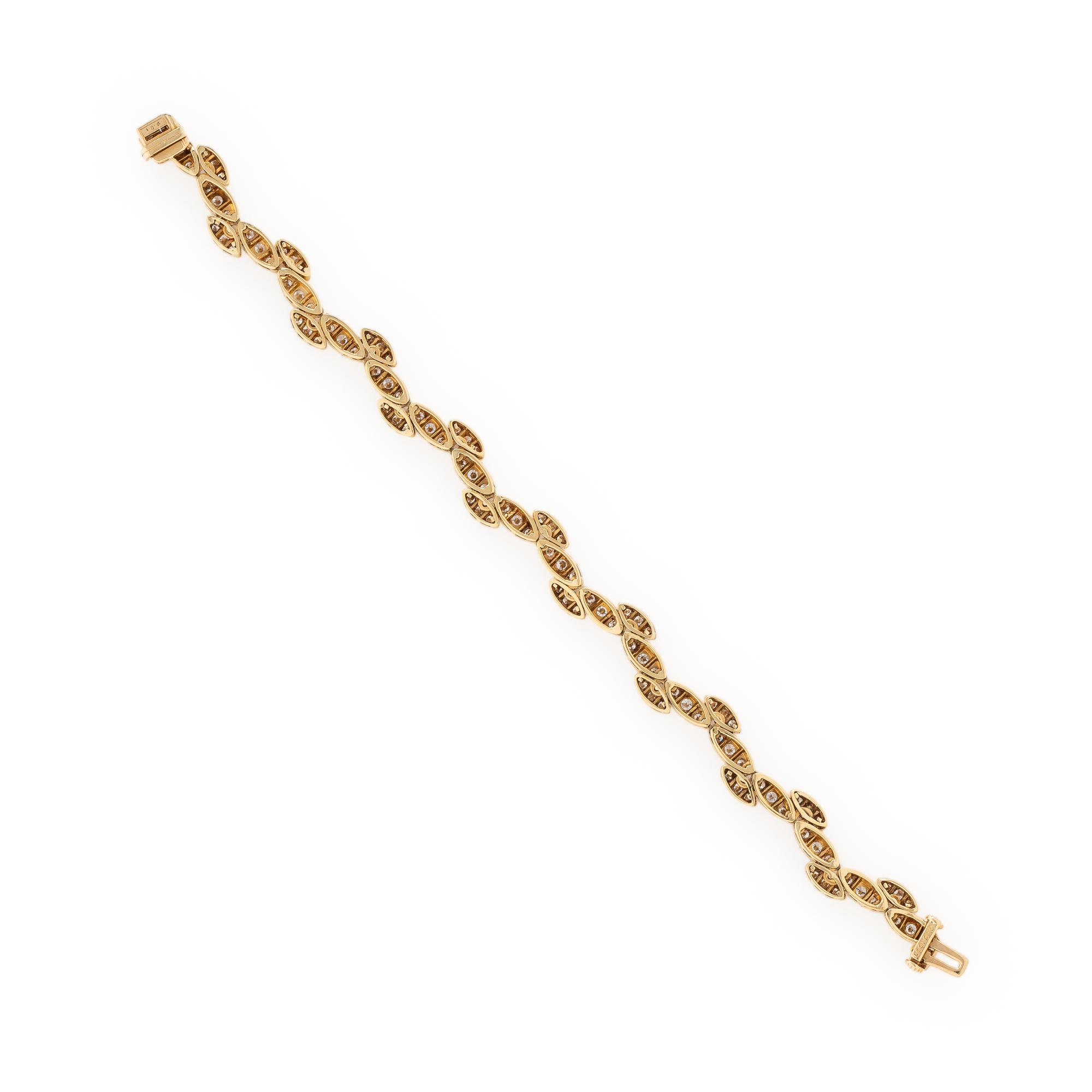 OSCAR HEYMAN BROTHERS, DIAMOND AND YELLOW GOLD BRACELET