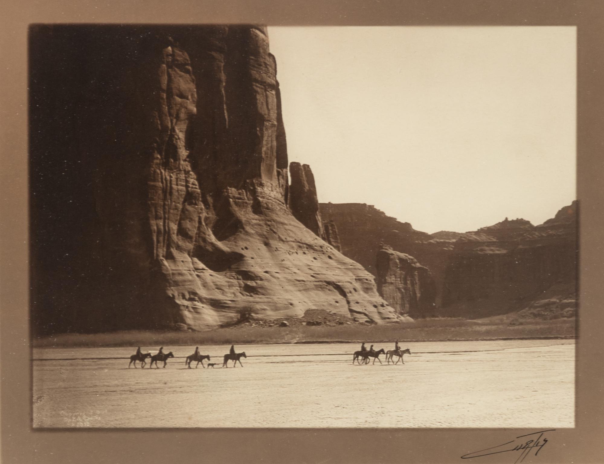 CURTIS, Edward S. (1868-1952), photographer. Canyon de Chelly .