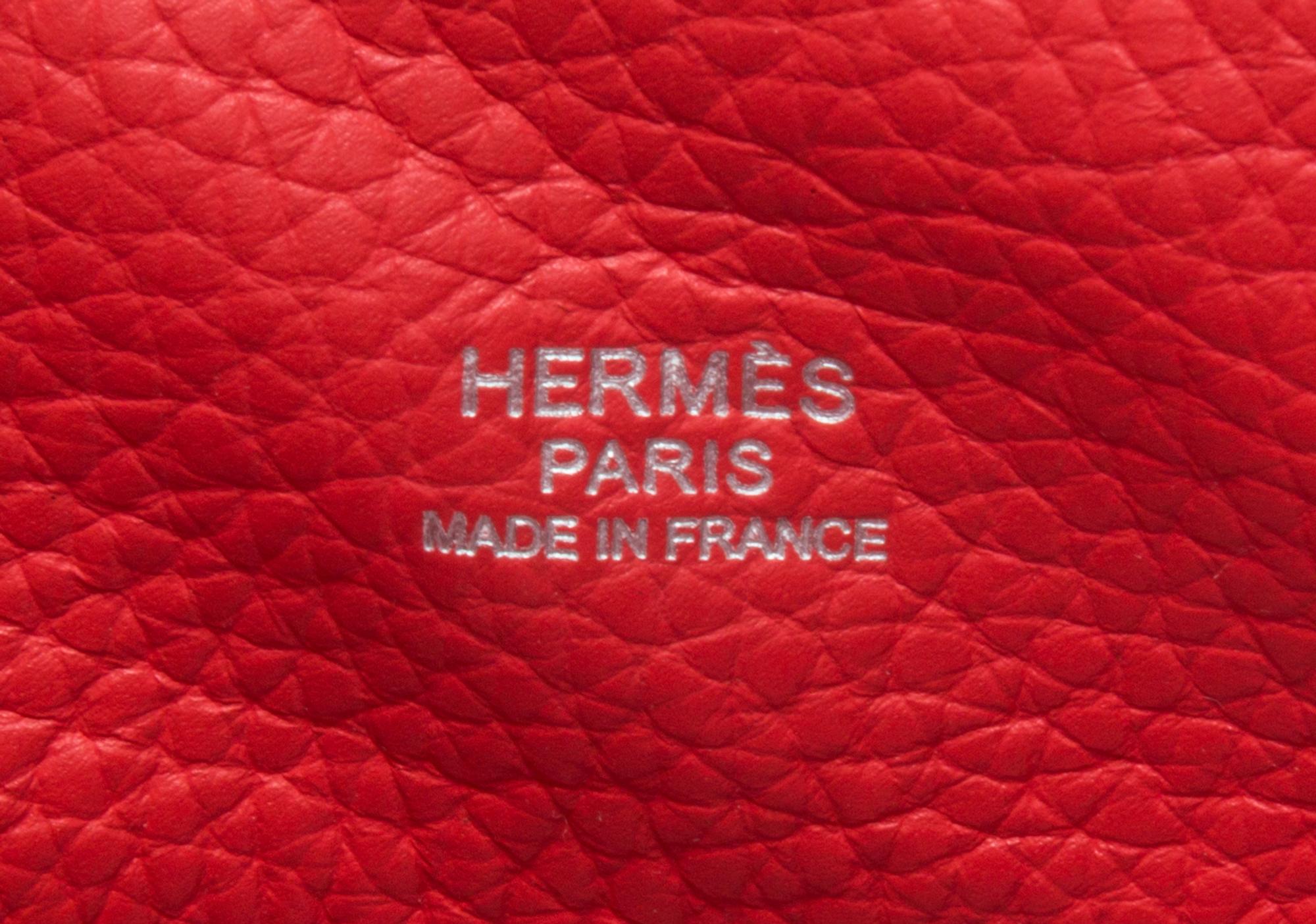 An Hermes Rouge Casaque Taurillon Clemence 22cm So-Kelly Handbag, 9" x 11" x 4.5".