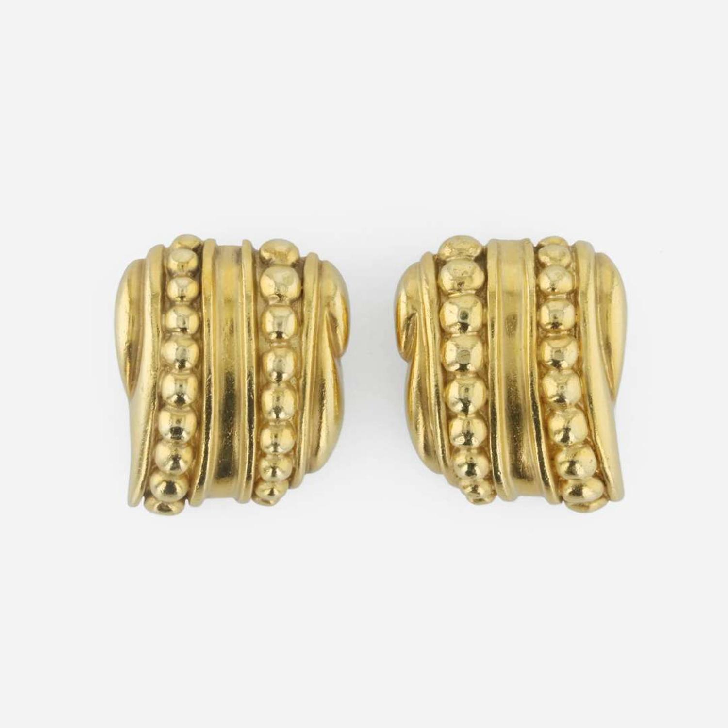 An 18K yellow gold pair of ear clips