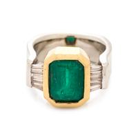 EMERALD AND DIAMOND RING