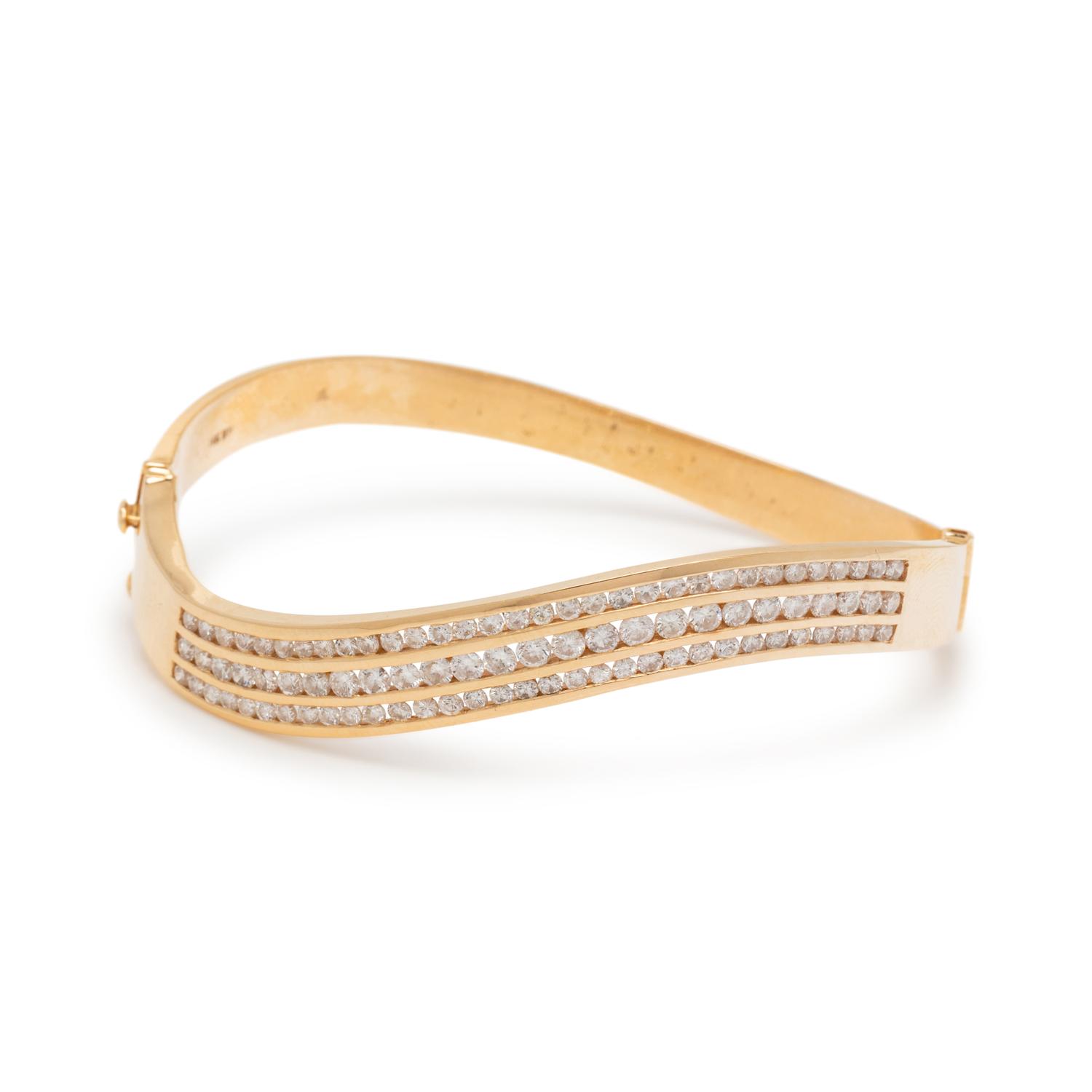 YELLOW GOLD AND DIAMOND BANGLE BRACELET
