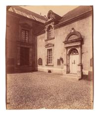 A group of four photographs ( Ètampes - maison de Diane de Poitiers , 1907; Presbytère de Saint-Sulpice, rue de Vaugirard 50 , 1900; Oratoire Marie de M é dicis, Petit Luxembourg , 1903; Fontaine de Joyeuse, 41 rue de Turenne, 3e arrondissement, 1901)