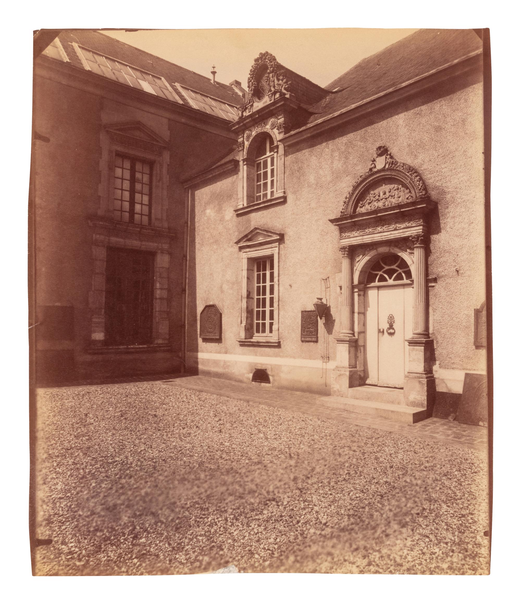 A group of four photographs ( Ètampes - maison de Diane de Poitiers , 1907; Presbytère de Saint-Sulpice, rue de Vaugirard 50 , 1900; Oratoire Marie de M é dicis, Petit Luxembourg , 1903; Fontaine de Joyeuse, 41 rue de Turenne, 3e arrondissement, 1901)