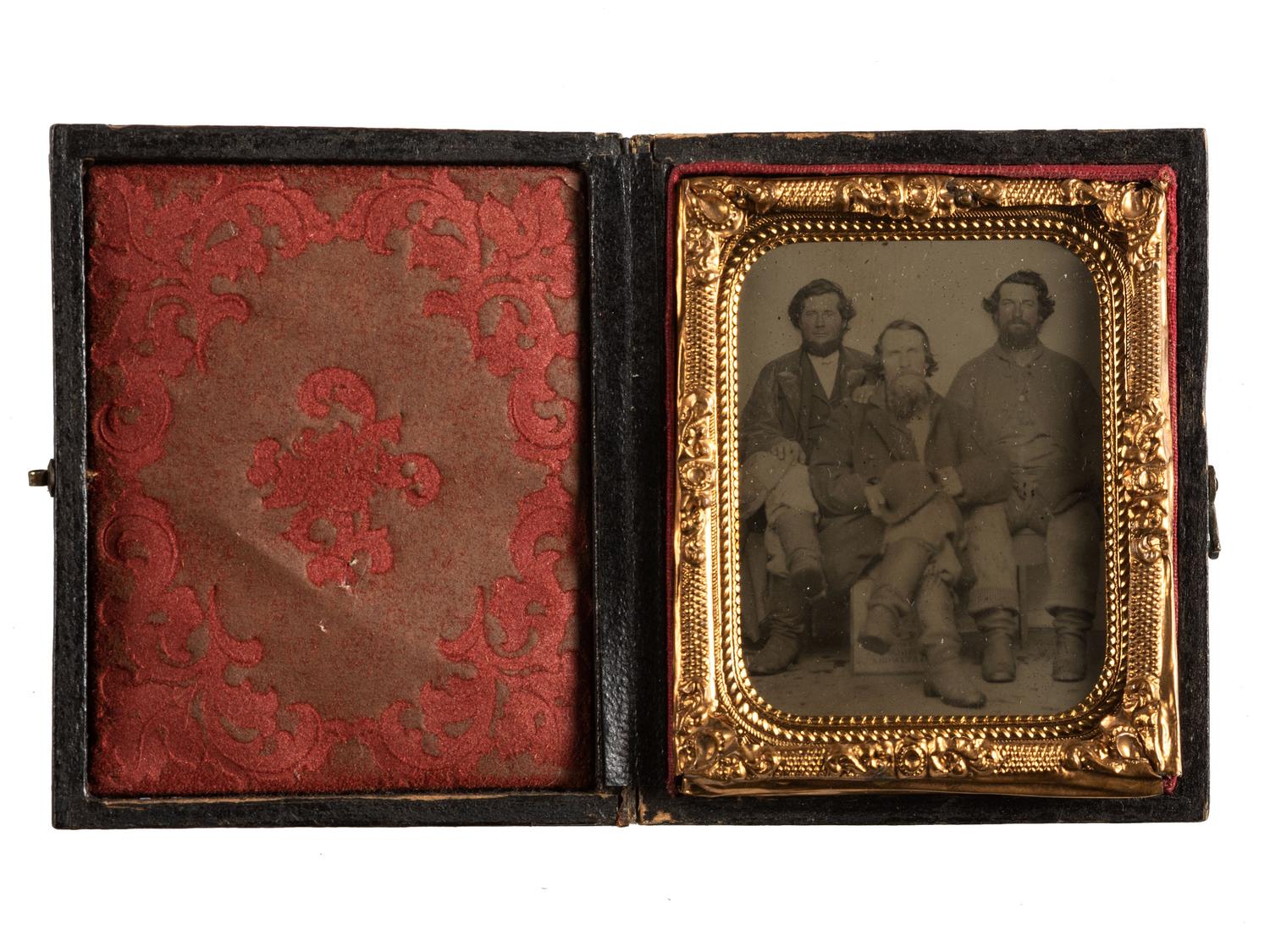 [CIVIL WAR - PHOTOGRAPHY]. Sixth plate tintype of a pair of federal infantrymen in full kit.