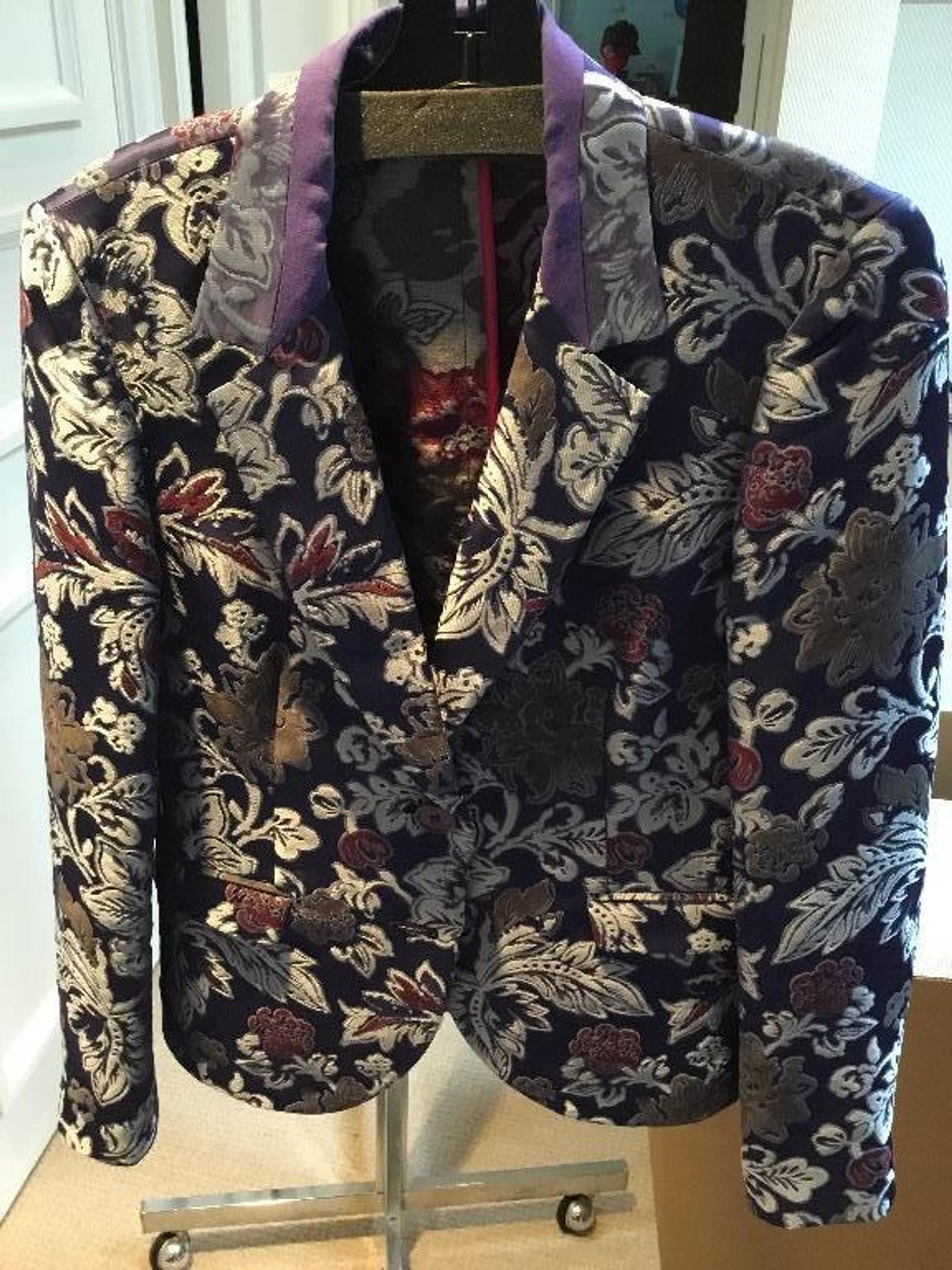 An Etro Purple Silk Brocade Jacket, Size 44.