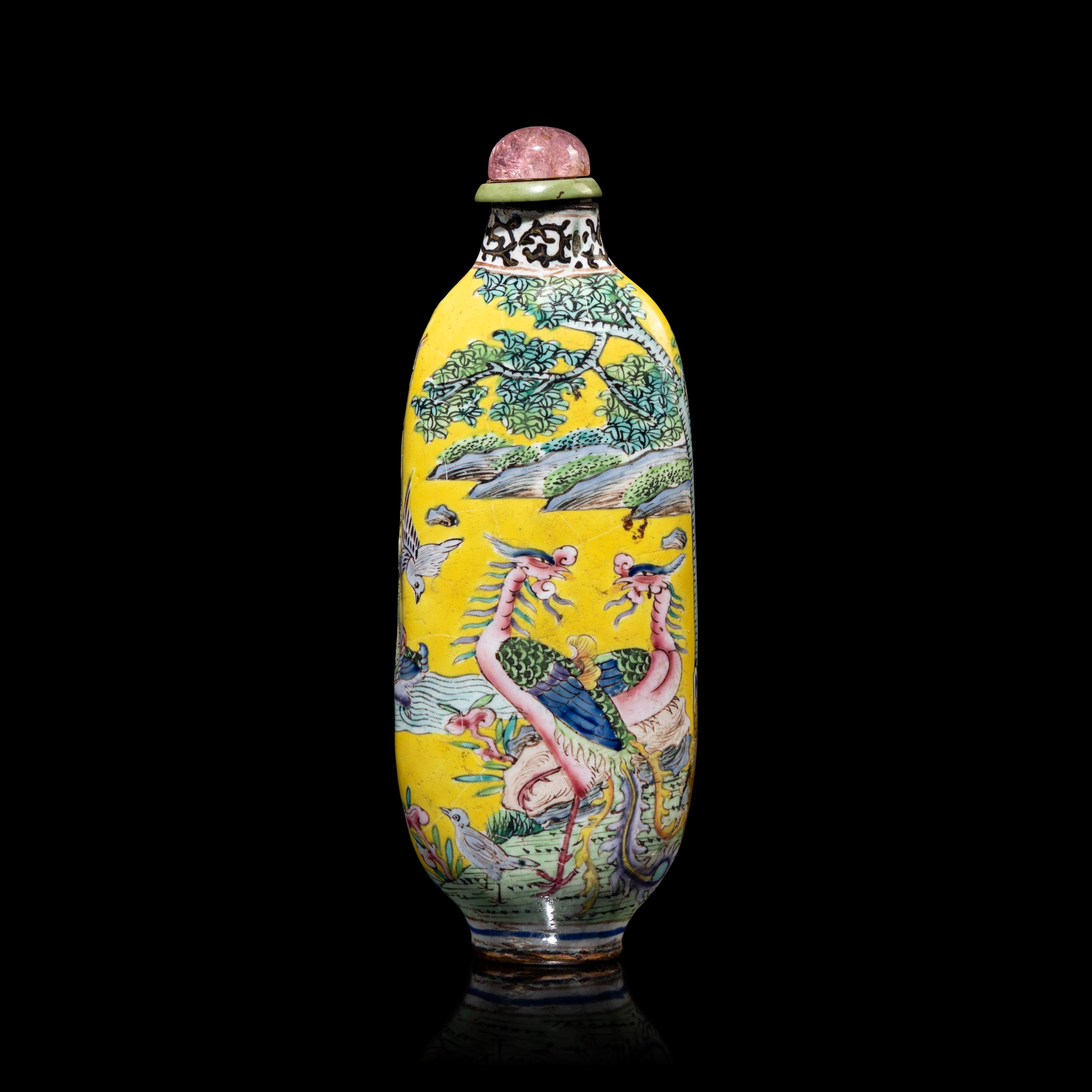 Nine Chinese Snuff Bottles, 19th-Early 20th Century — 晚清-民國 各式鼻烟壺一組九只