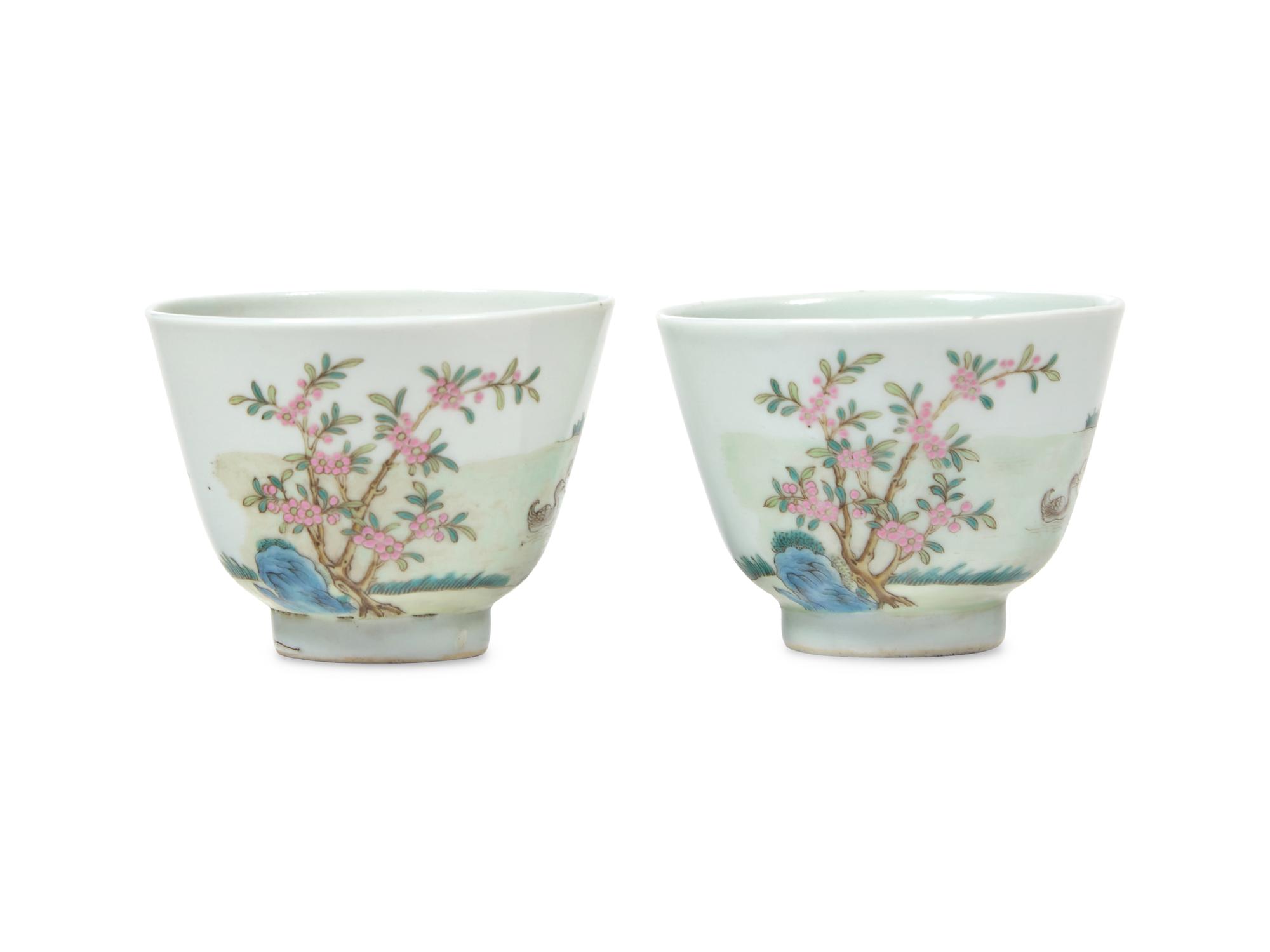 A Pair of Chinese Famille Rose "Ducks" Cups 粉彩游鳧杯一對