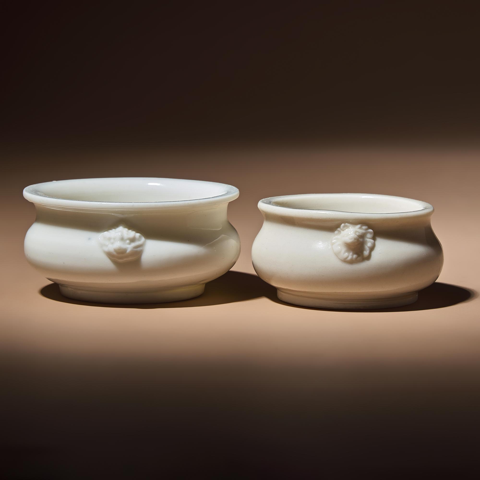 Two Chinese Blanc-de-Chine Porcelain Incense Burners, 17th-18th Century — 清早中期 德化白瓷雙輔首耳小香爐兩具