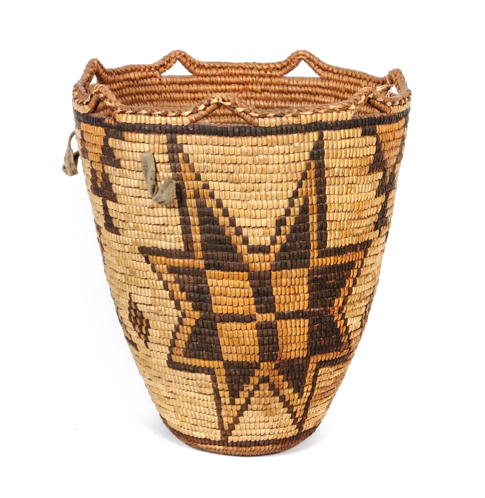 A Large Klickatat Carrying Basket Height 14 1/2 x diameter 12 inches. — EARLY 20TH CENTURY