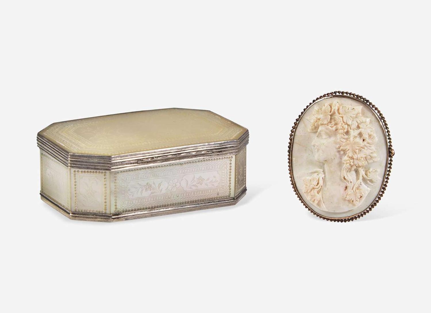 A Georgian silver-mounted mother-of-pearl snuff box and gold-mounted carved shell cameo brooch, early 19th century