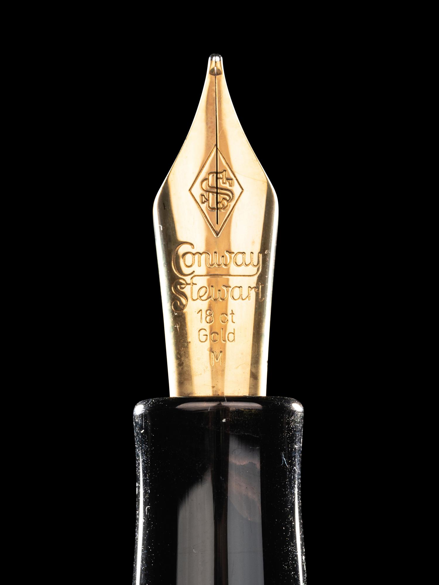Conway Stewart: Churchill-White Tiger Limited Edition Fountain Pen and Ink Set