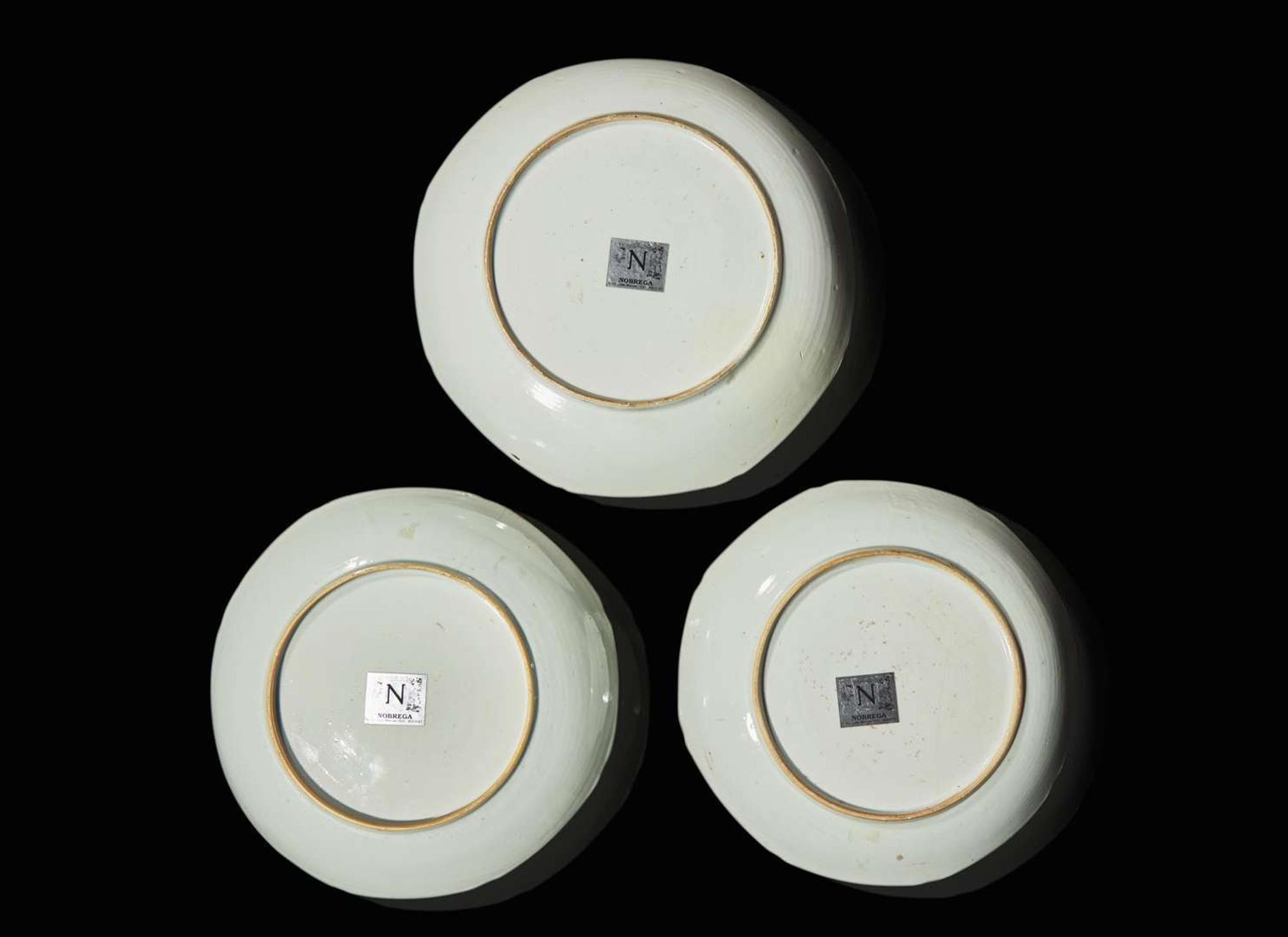 Three Chinese export porcelain “Acrobats” dishes, Qianlong period 葵口粉彩盤三件 清乾隆