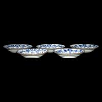 Seven Chinese Porcelain Plates, 18th Century 清中期 賞盤七件