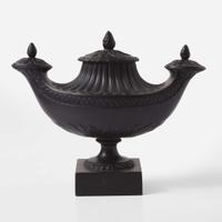 A Wedgwood & Bentley Black Basalt Double Oil Lamp UK, 1770s