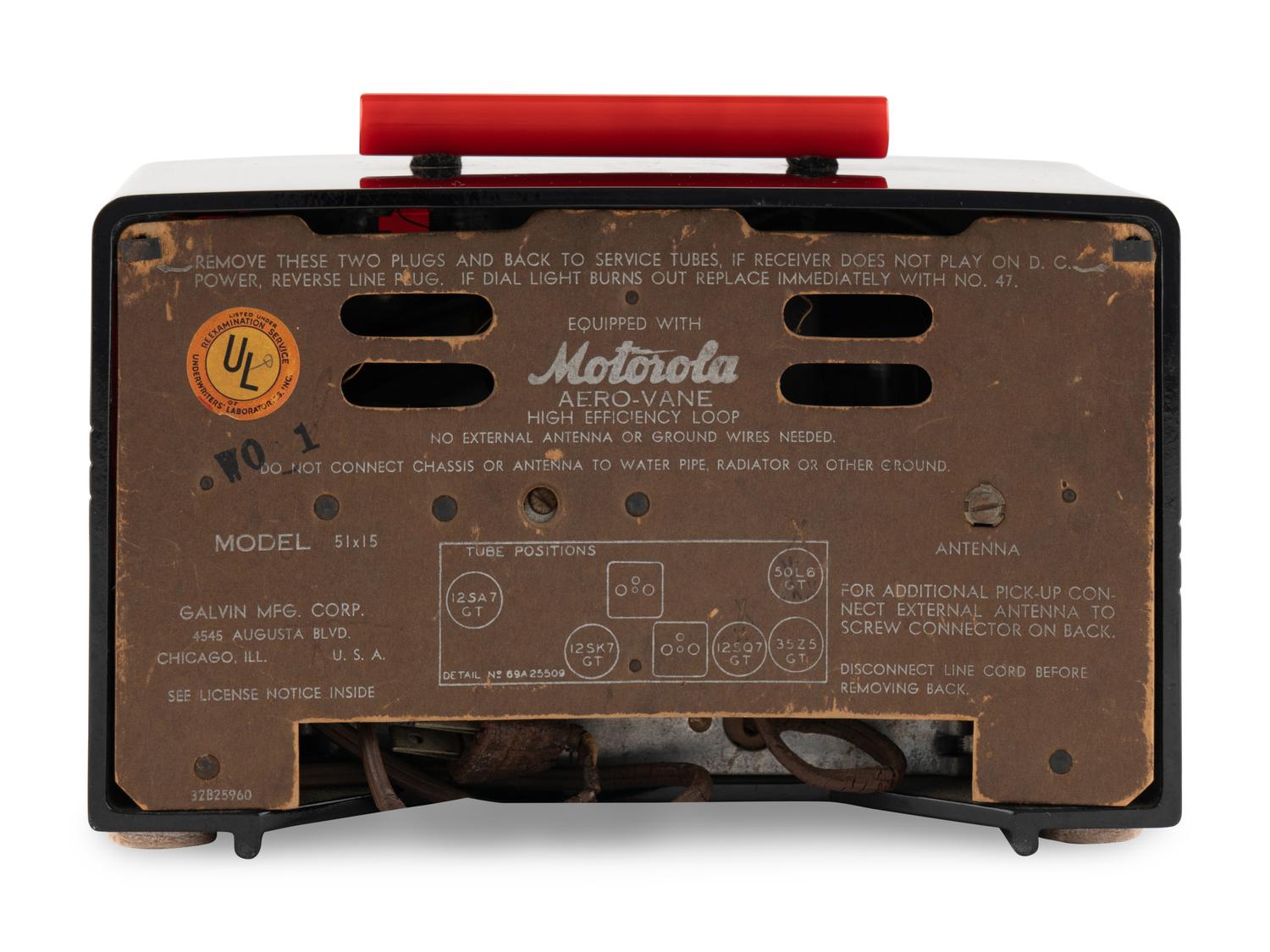 A Motorola 51X16 S Grille Radio