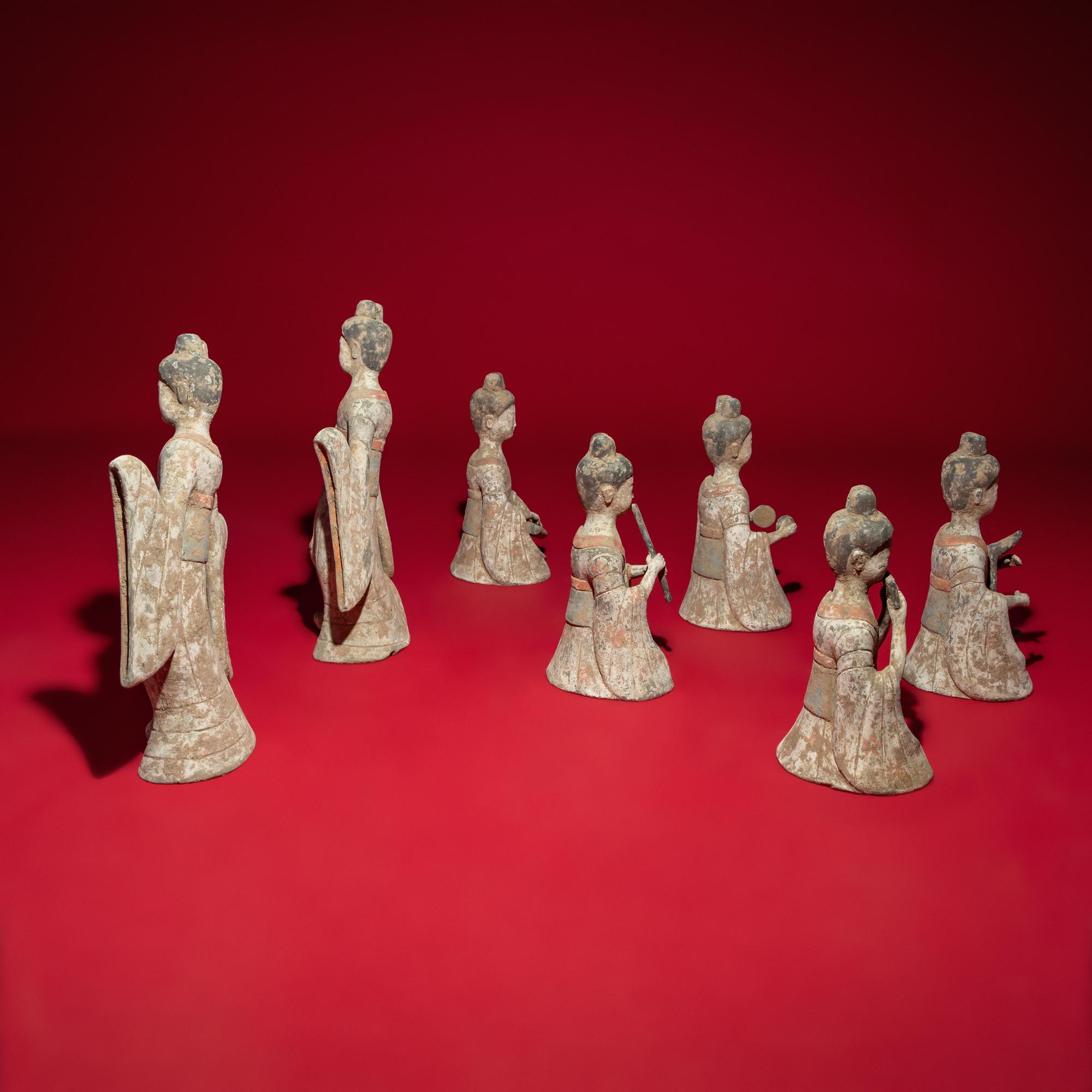 A Group of Seven Chinese Painted Pottery Figures of Musicians and Dancers, Sui-Tang Dynasty — 隋-唐 彩繪陶伎樂舞俑一組七件