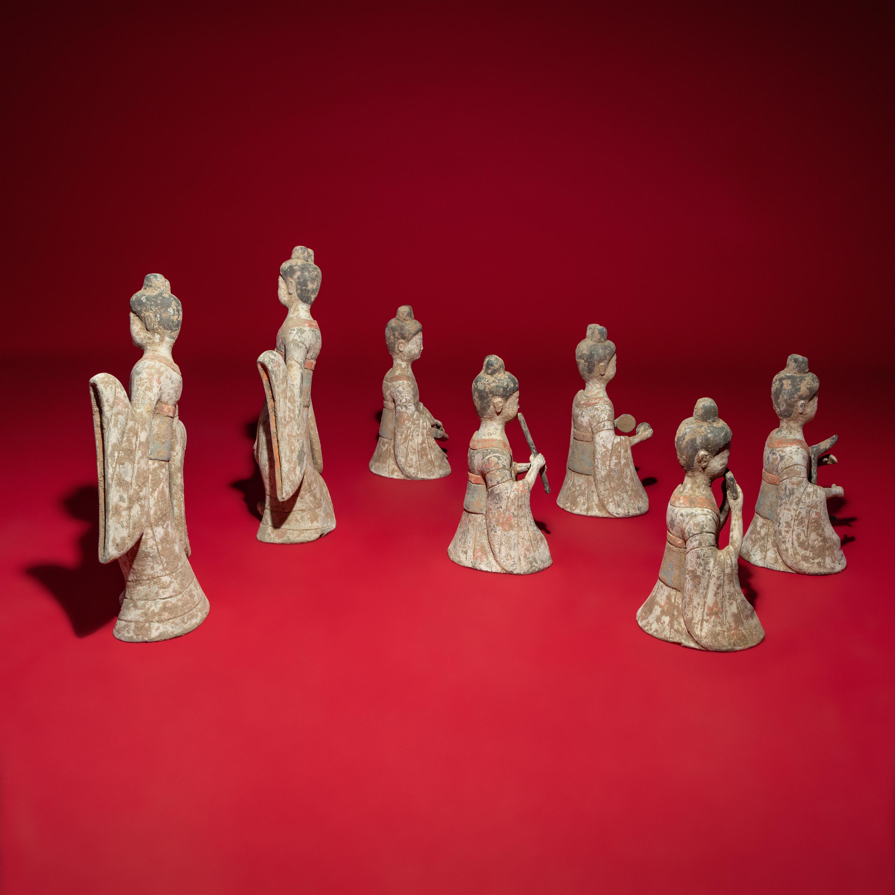 A Group of Seven Chinese Painted Pottery Figures of Musicians and Dancers, Sui-Tang Dynasty — 隋-唐 彩繪陶伎樂舞俑一組七件