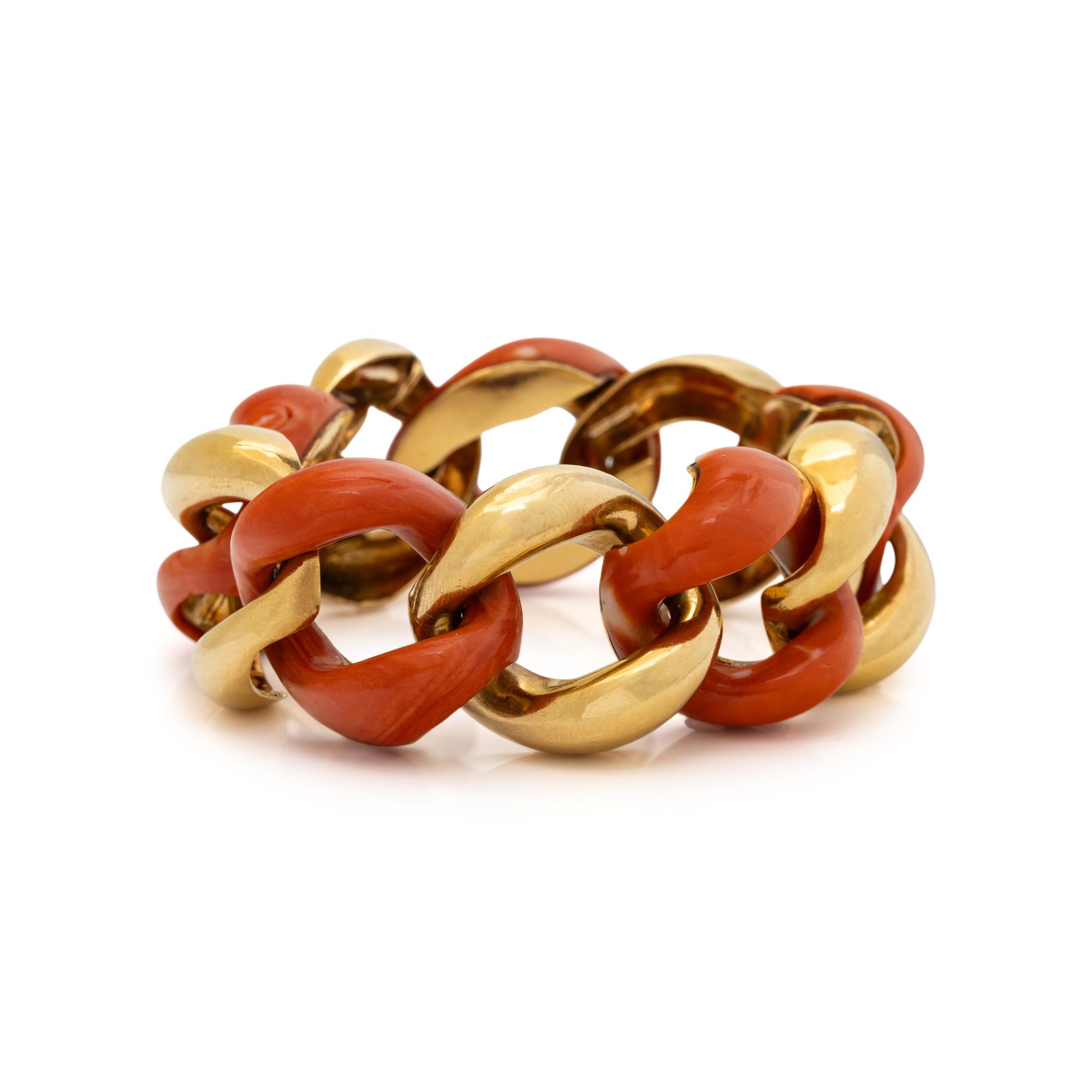 SEAMAN SCHEPPS, VINTAGE, 'CLASSIC LINK' YELLOW GOLD AND CORAL BRACELET