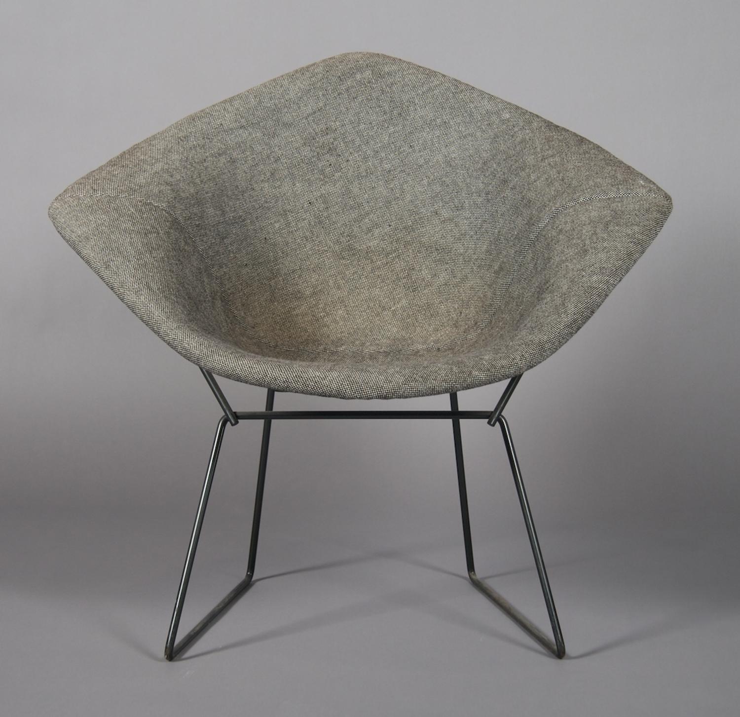 A Harry Bertoia Diamond Chair, Knoll, Height 30 1/2 inches.
