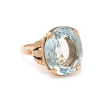 YELLOW GOLD AND AQUAMARINE RING