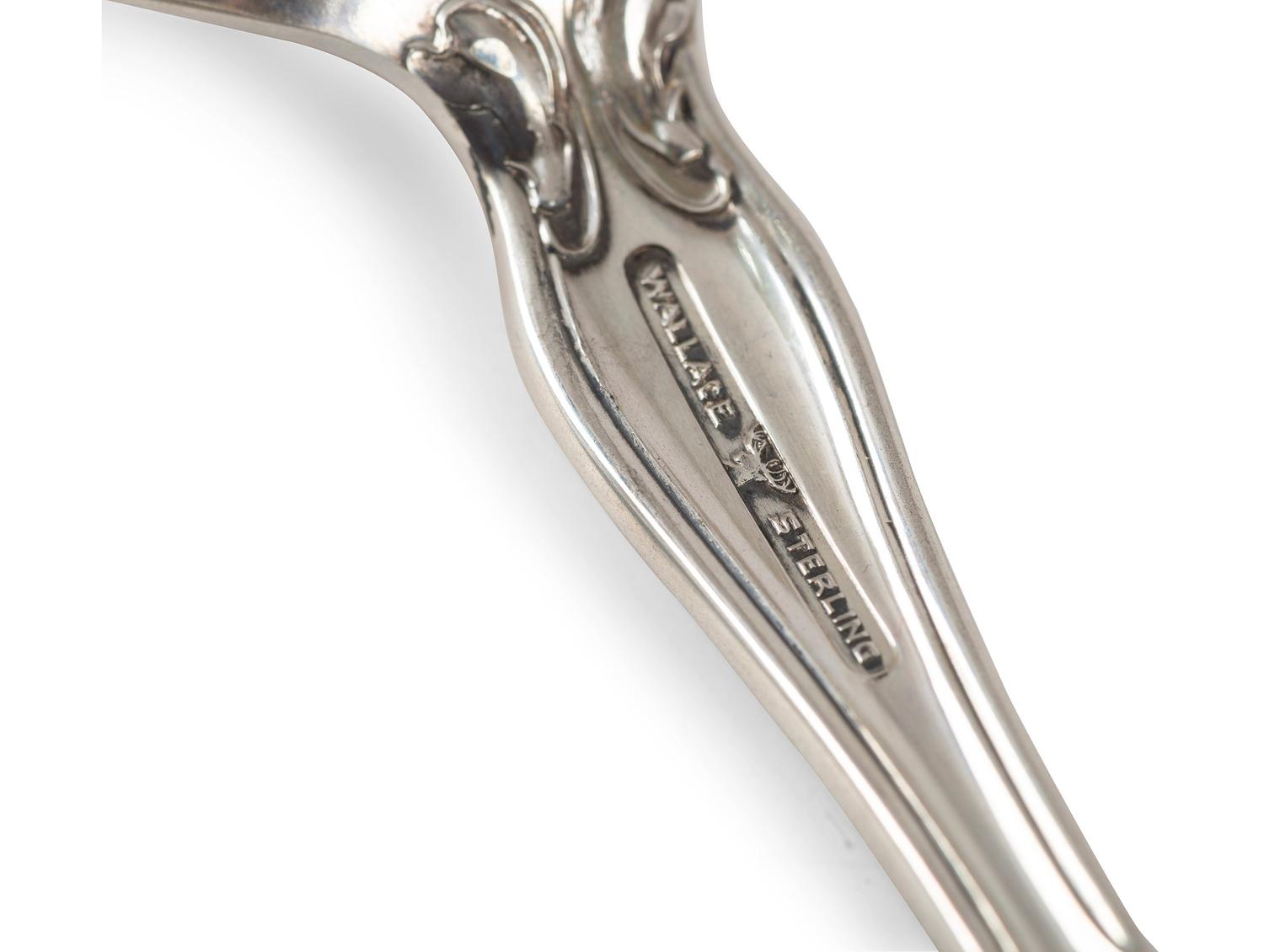 An R. Wallace & Sons Mfg. Co. 'Violet' Silver Flatware Service