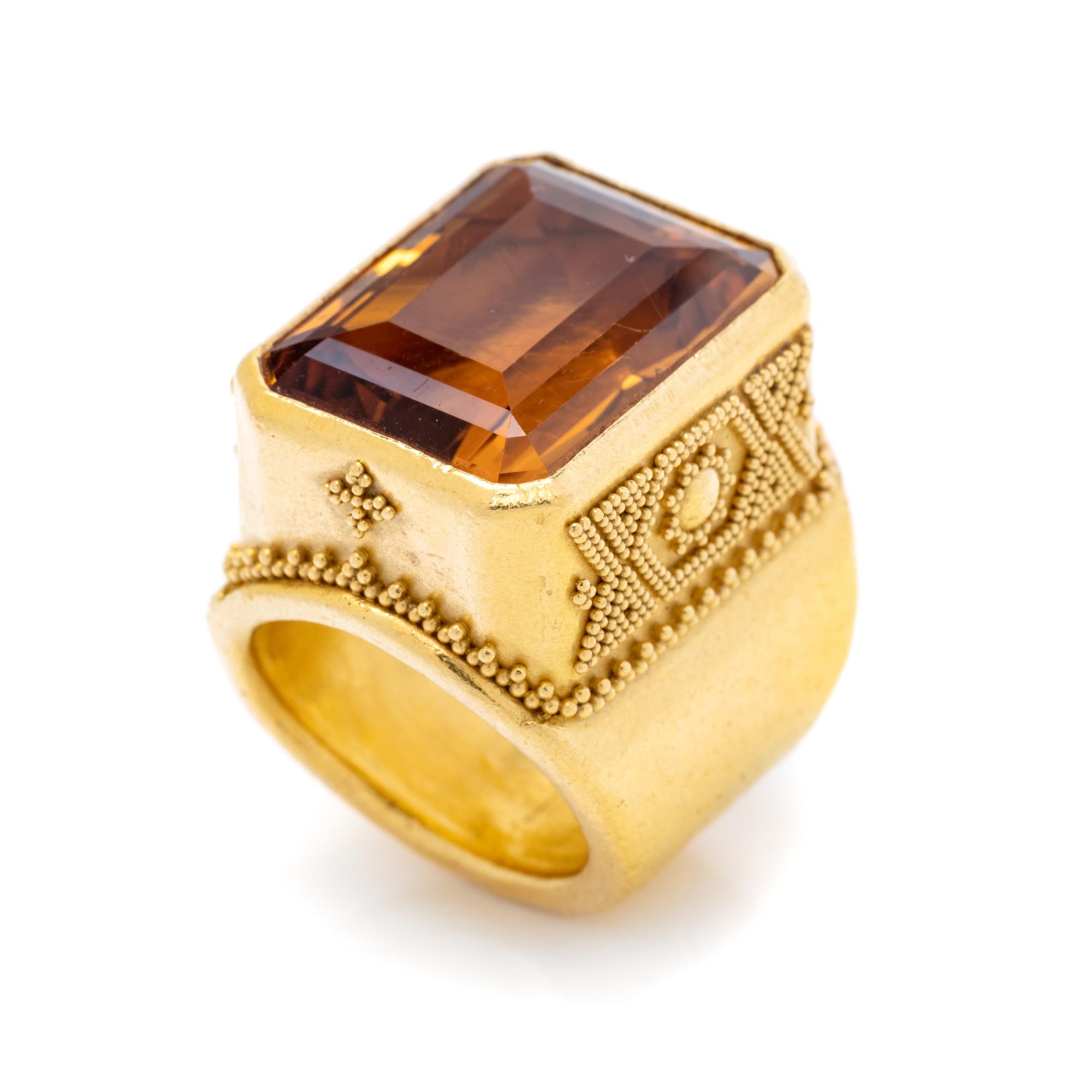 YELLOW GOLD AND CITRINE RING