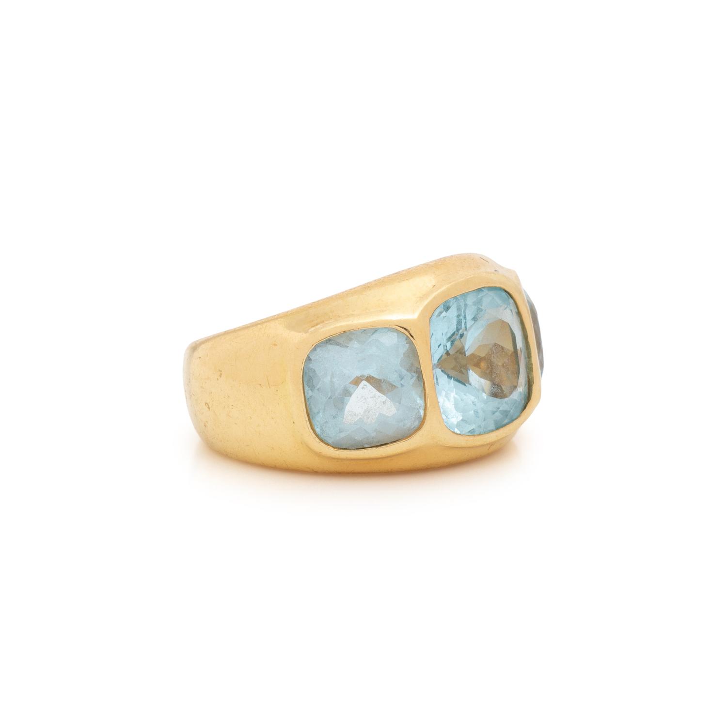 SEAMAN SCHEPPS, BLUE TOPAZ AND YELLOW GOLD RING