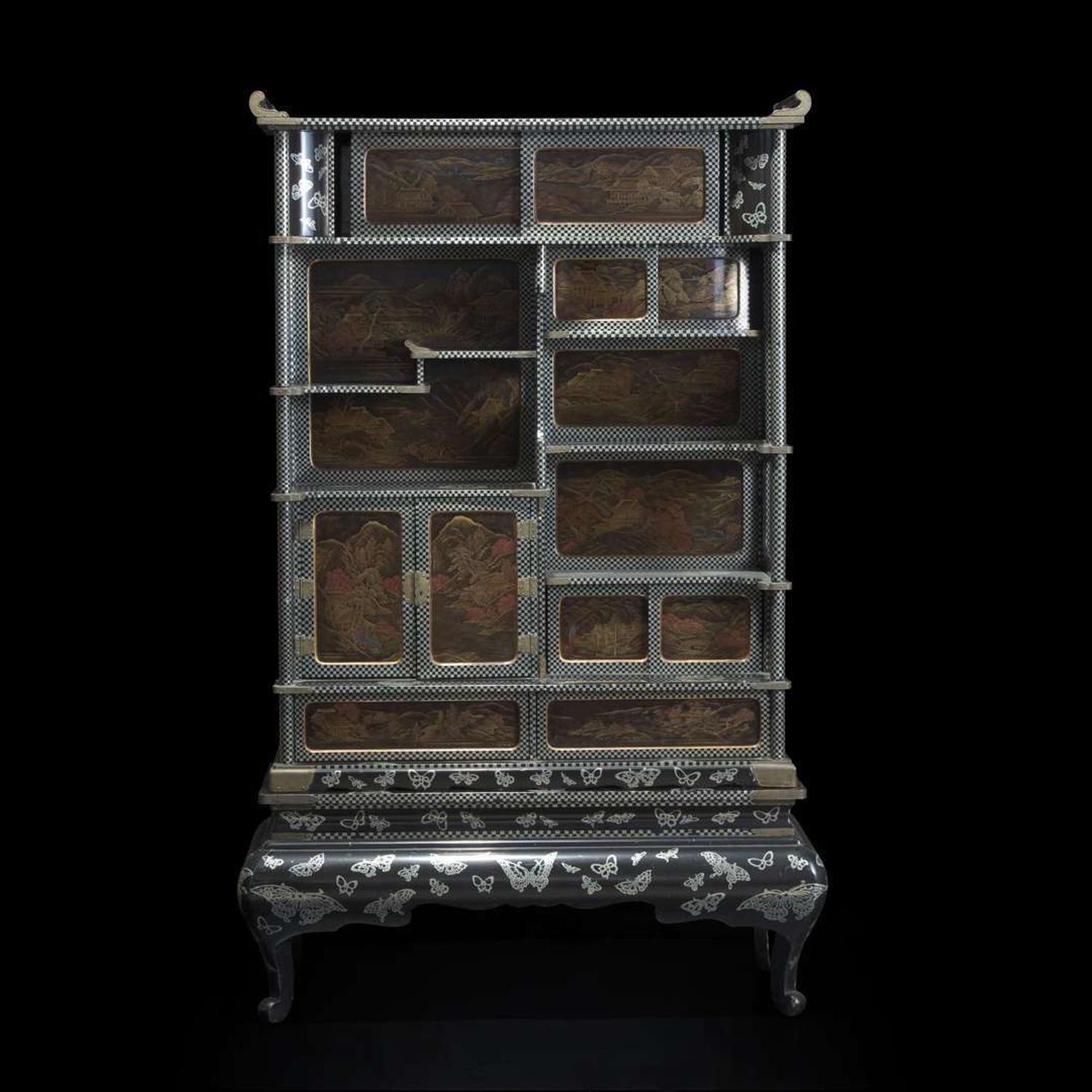 A Japanese lacquer display cabinet, Shodana 日本漆器立柜 First half 20th Century ???????