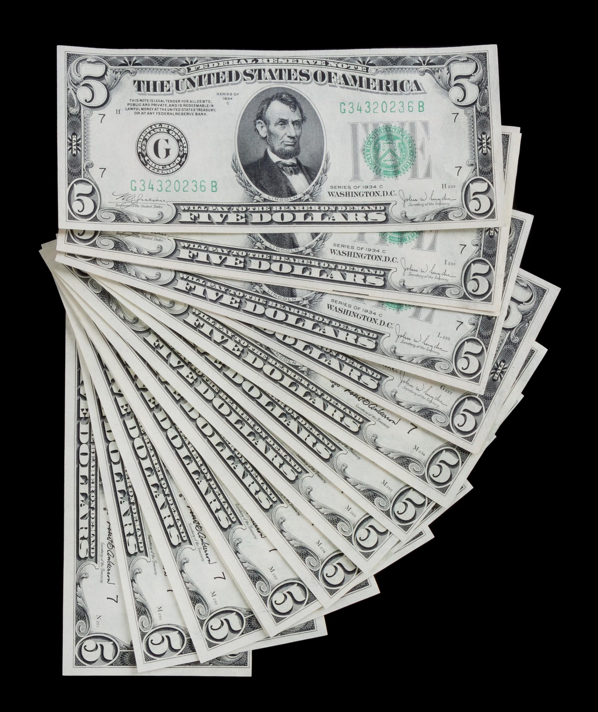 A Group of Fifteen United States $5 Federal Reserve Notes