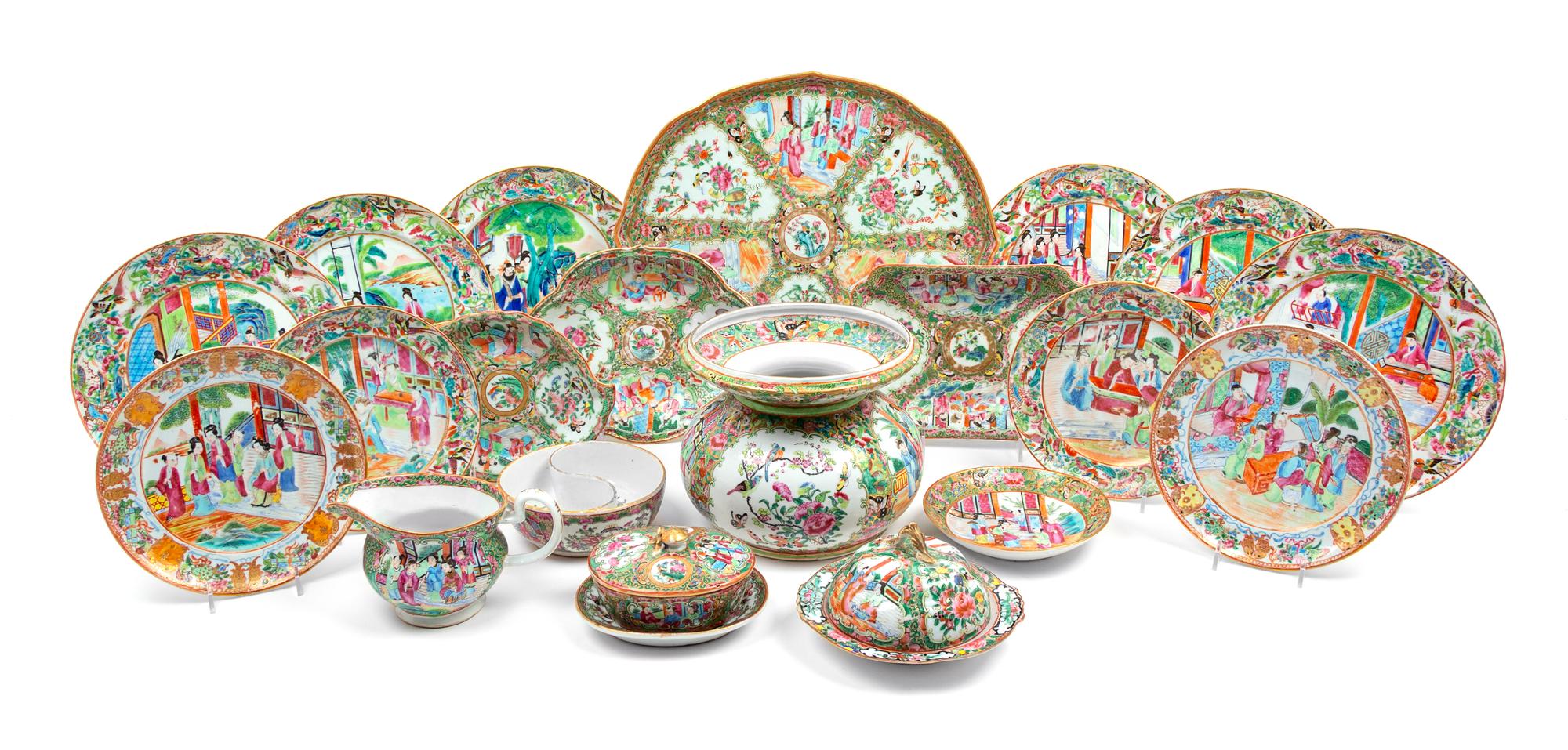 Twenty-Six Chinese Export Rose Medallion Dinner Wares Length of largest 16 inches. — 19TH-EARLY 20TH CENTURY