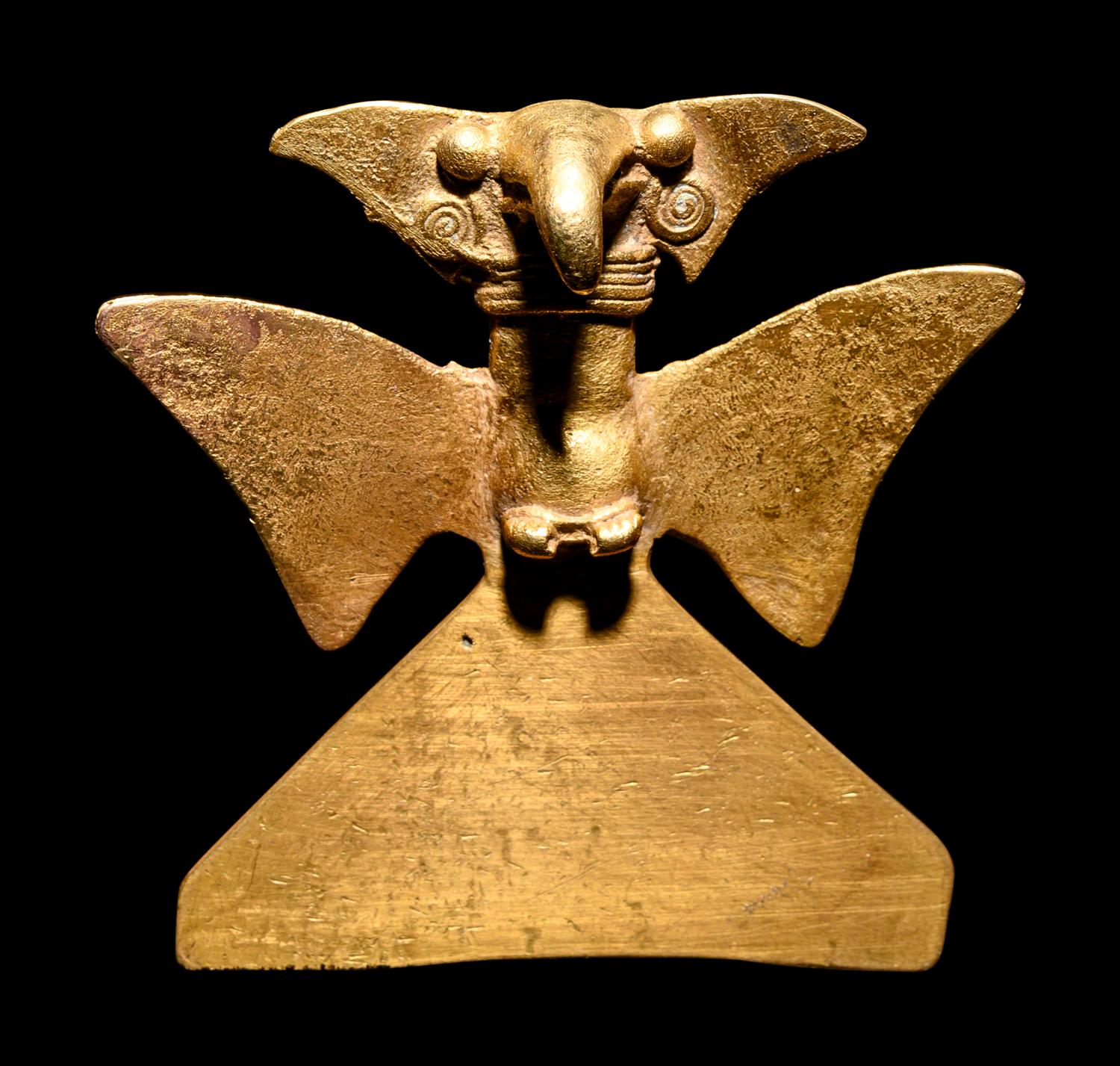 A Veraguas or Diquis Gold Avian Pendant