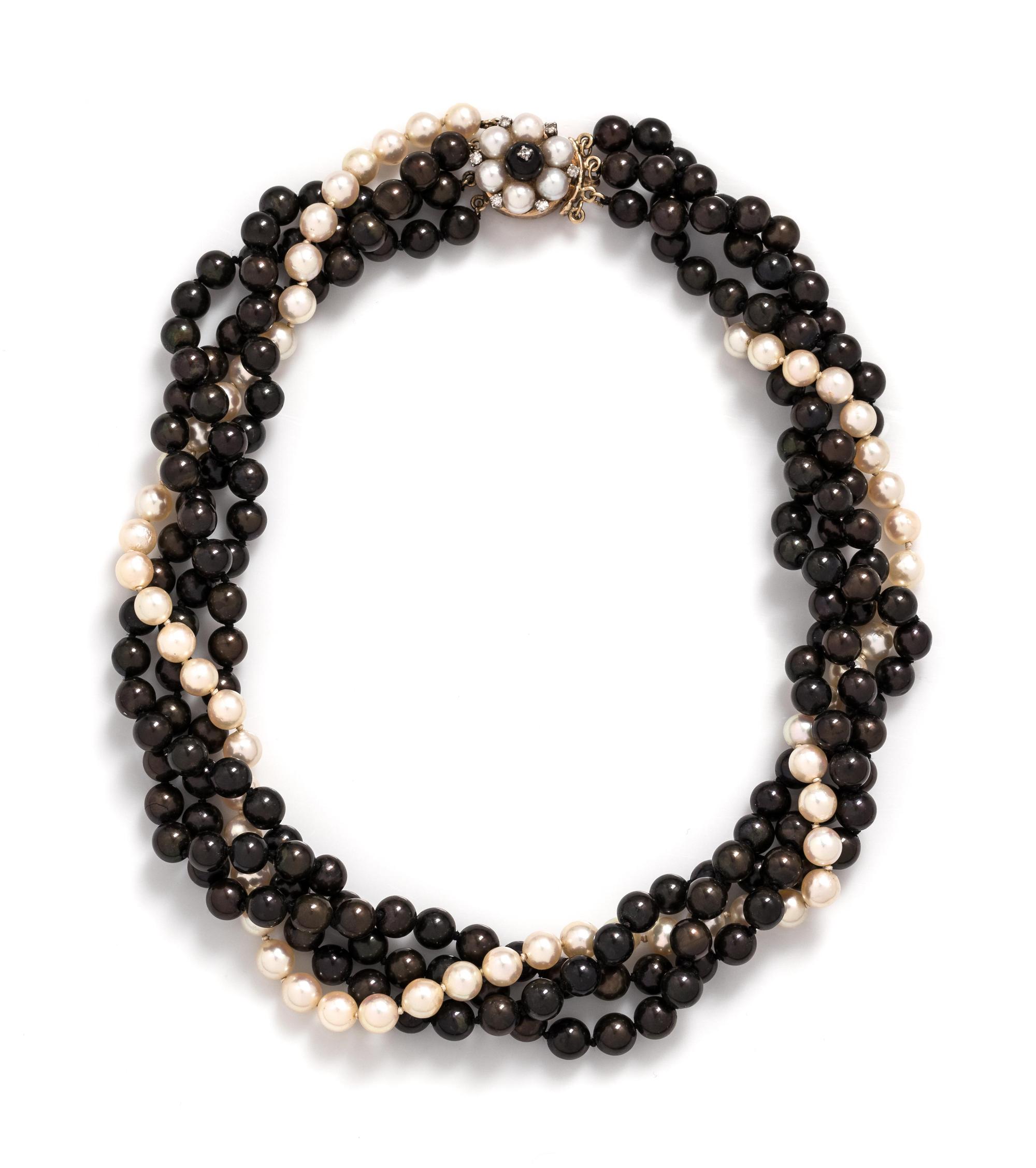 A 14 Karat Yellow Gold and Cultured Pearl Necklace,
